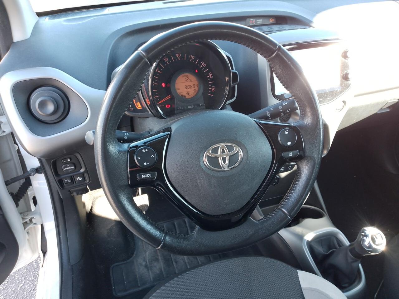 Toyota Aygo 1.0 VVT-i 69 CV 5 porte x-play