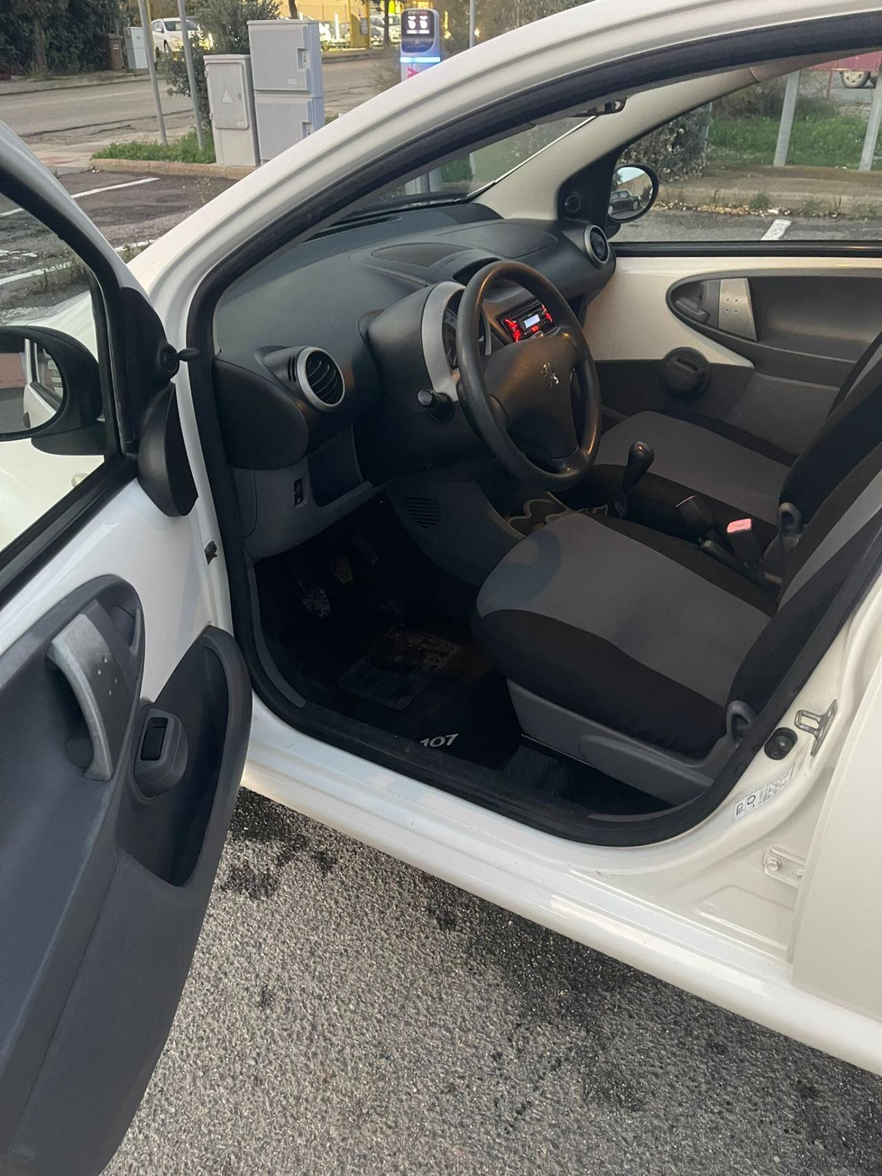 Peugeot 107 1.0 68CV 5p. Desir