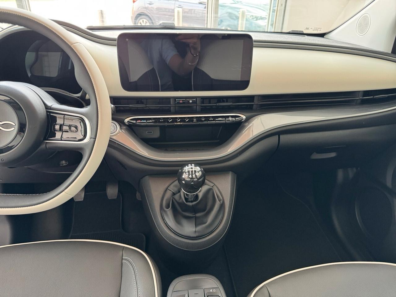 Fiat 500 Berlina Hybrid La Prima