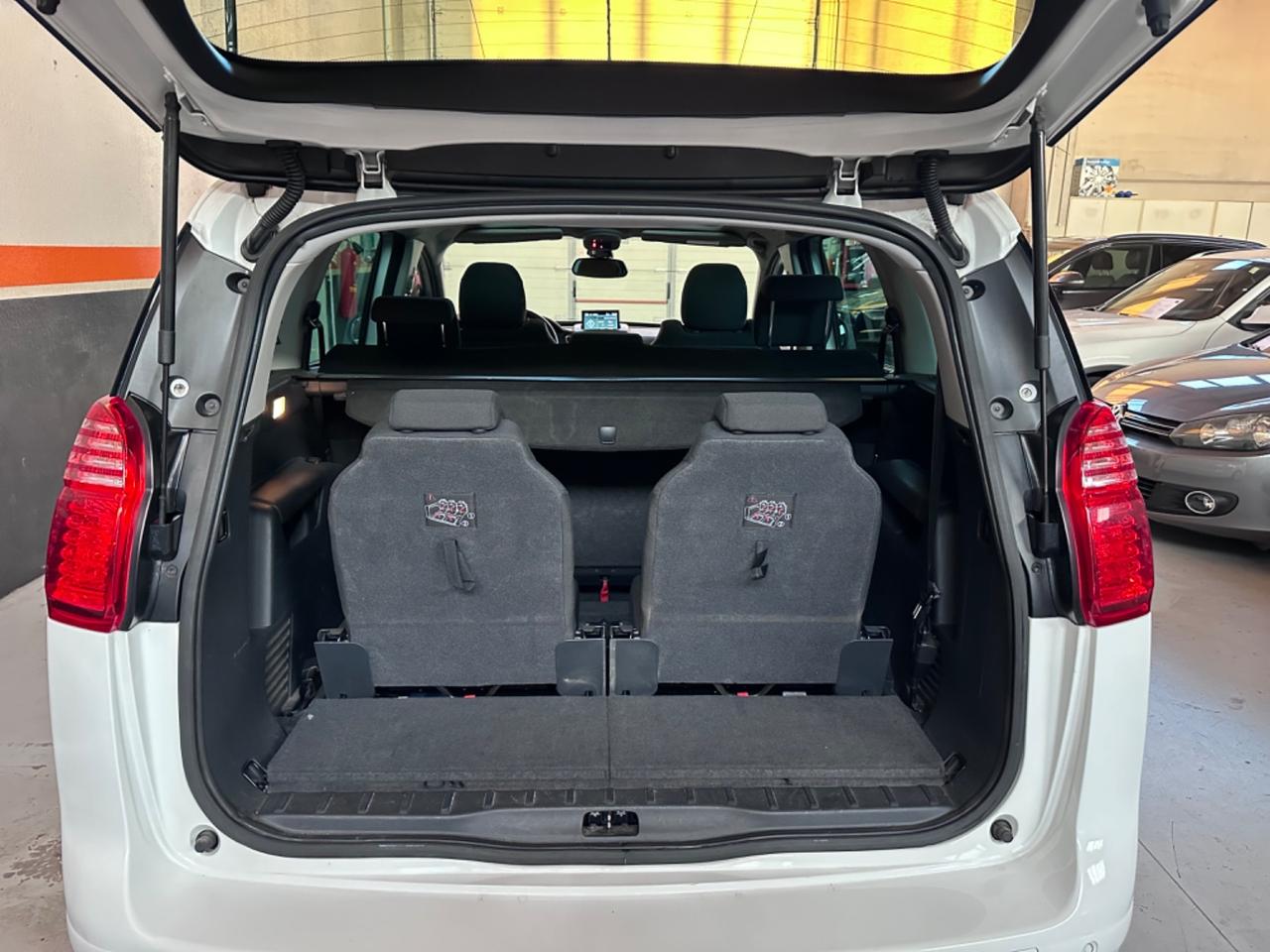Peugeot 5008 1.6 HDi 115CV Active