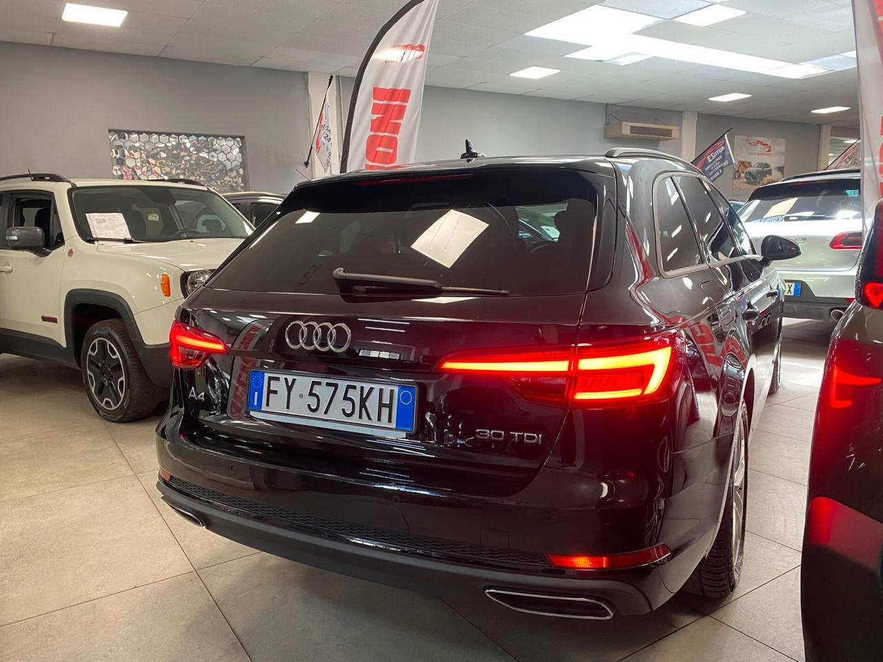 Audi A4 Avant 30 TDI S tronic Business