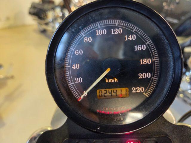 HARLEY-DAVIDSON 883 Sportster XL 883