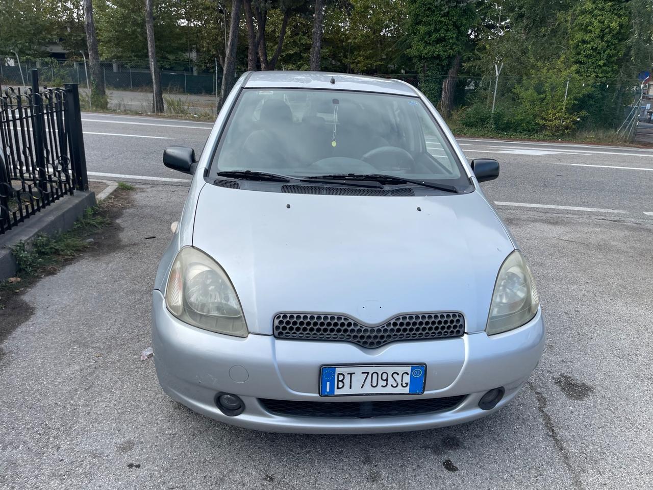 Toyota Yaris 1.3i 16V cat 5 porte Luna '03