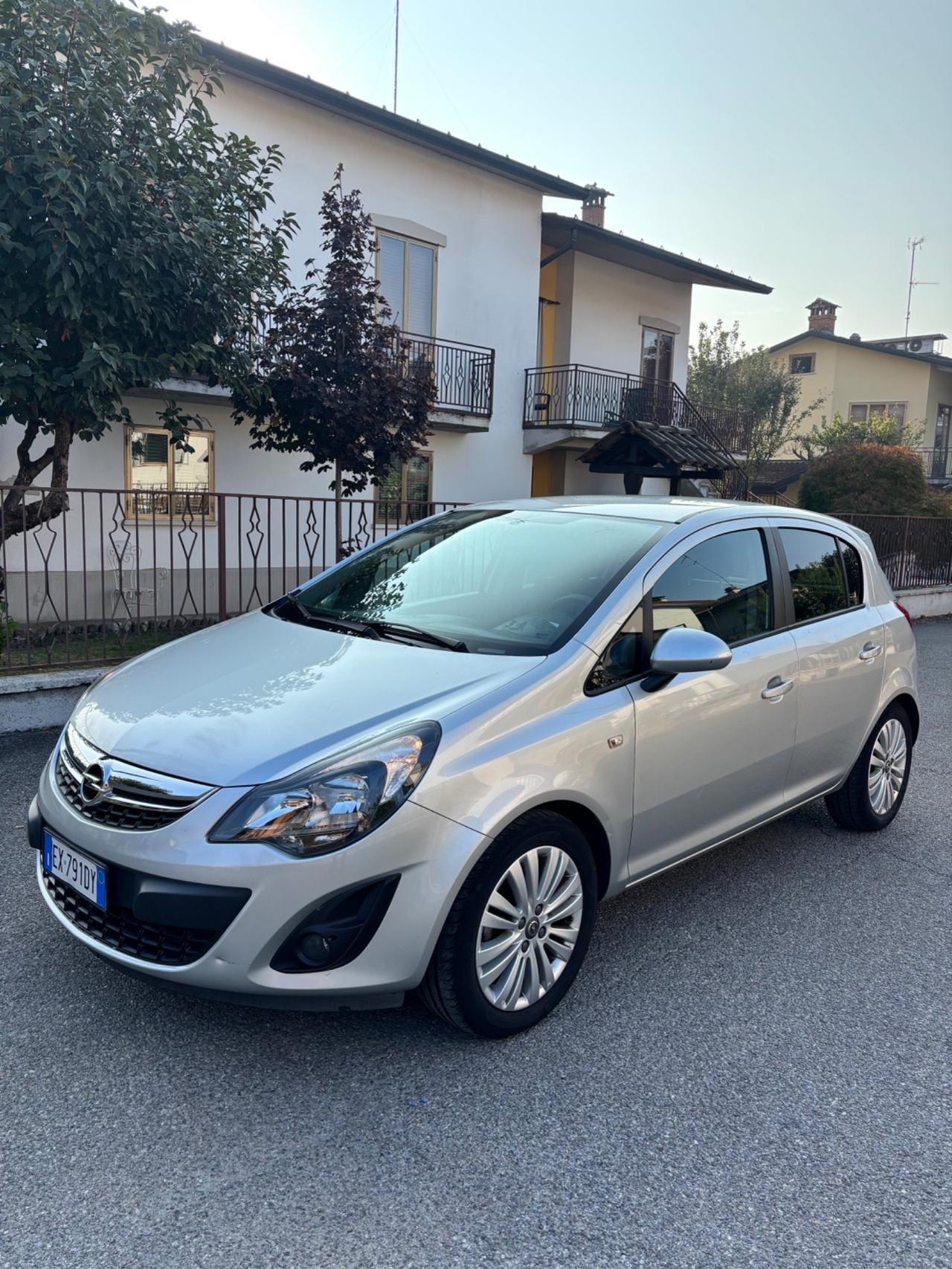 Opel Corsa 1.2 5 porte Sport