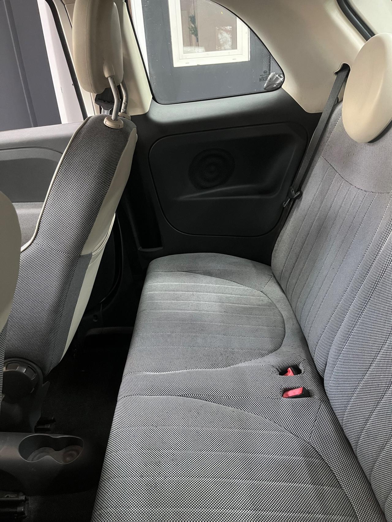 Fiat 500 1.4 Lounge – 100 CV: Piccola, Grintosa e Iconica
