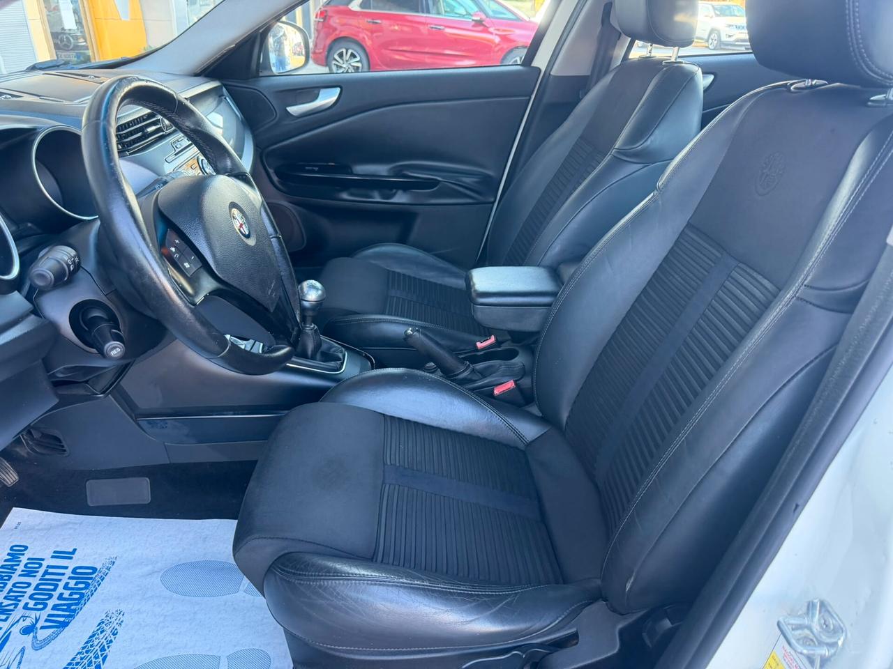 Alfa R. Giulietta 1.6 JTDm-2 105 CV Distinctive