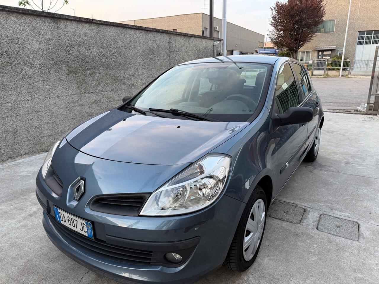Renault Clio 1.2 benzina euro4 113.000km uni prop
