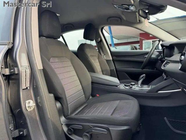 ALFA ROMEO Stelvio 2.2 t Business Q4 190cv AT8 auto - FY042DE