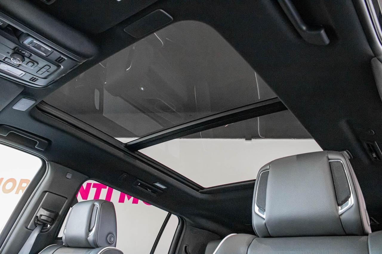 Cadillac Escalade ESV Sport