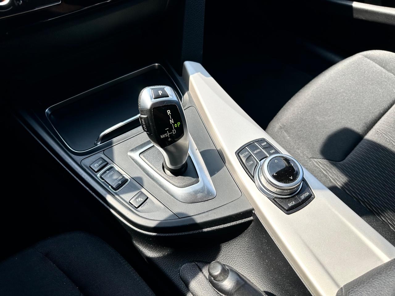 BMW Serie 3 F30 Berlina 318d Sport auto *NO VINCOLI*