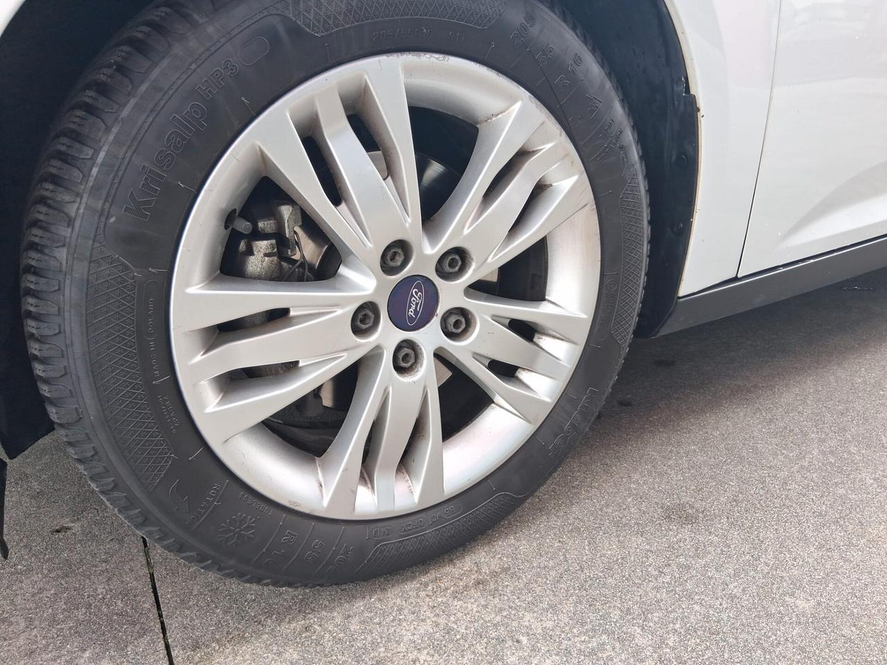 Ford Focus 1.6 105 CV