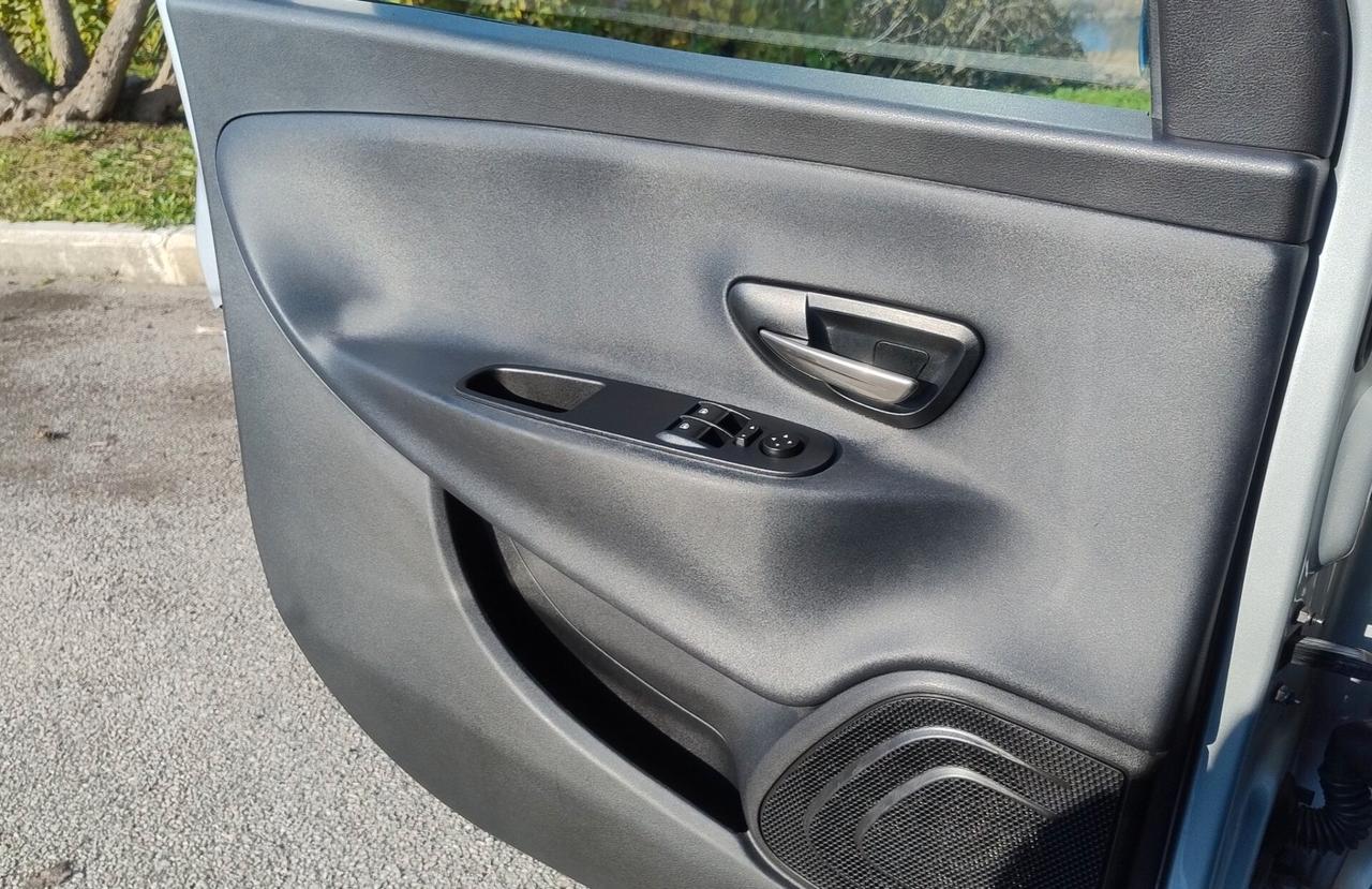 Lancia Ypsilon 1.2 69 CV 5 porte GPL Ecochic Gold