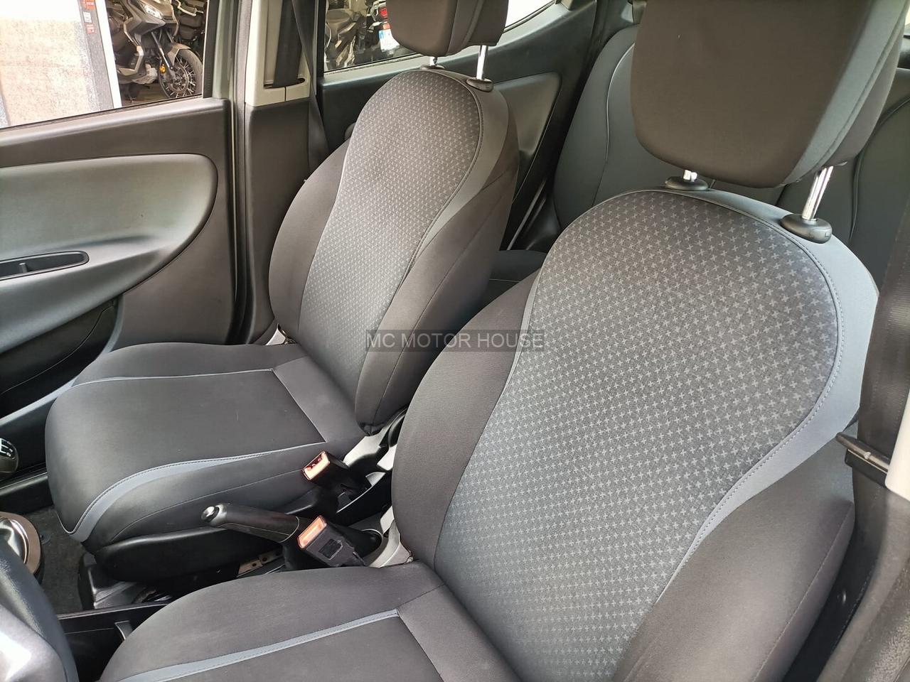 YPSILON 1.2 BENZINA 69cv*NEOPATENTATI*PERMUTE/RATE