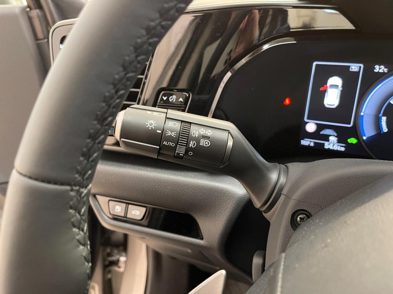 Lexus NX 350h Premium + 2.5 Hybrid 4wd 200cv e-cvt-LEGGI SOTTO