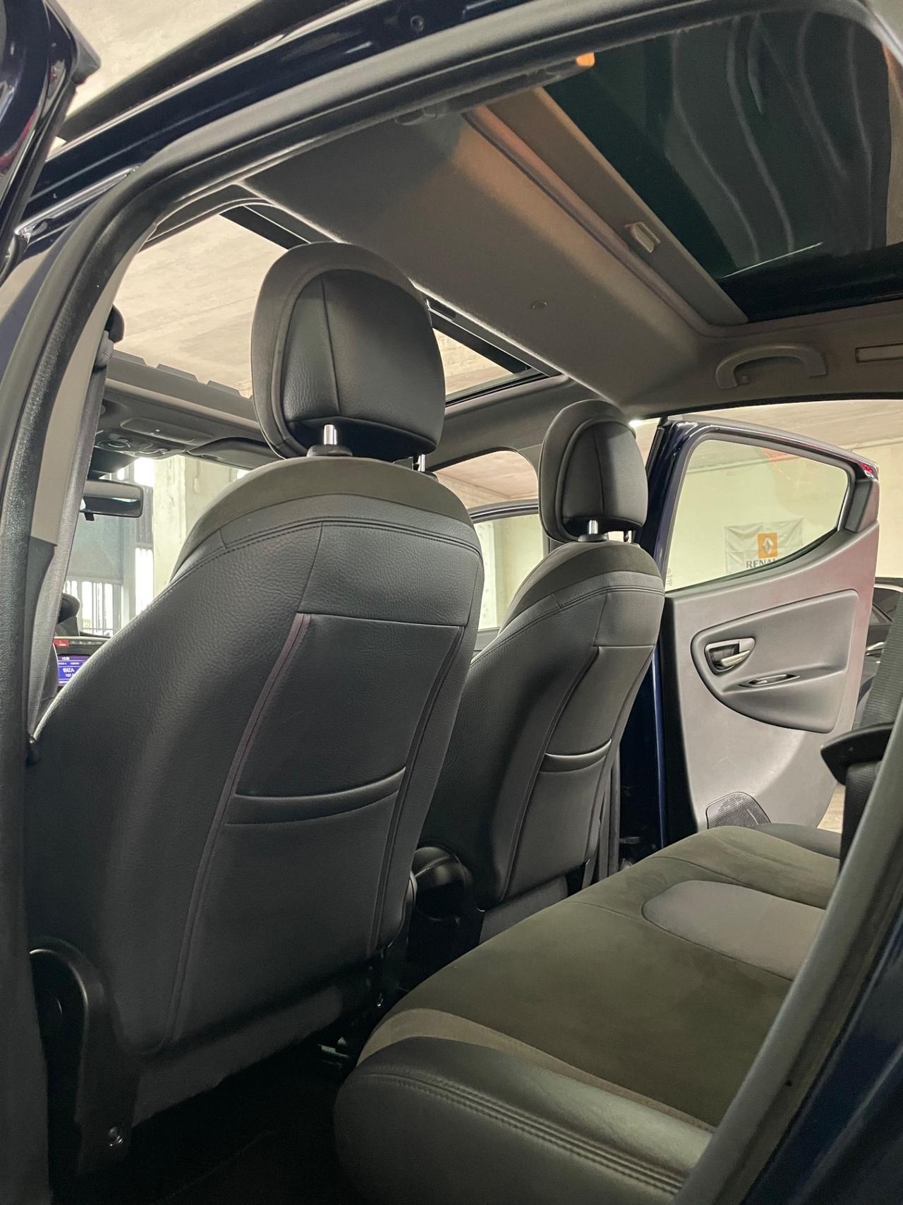 Lancia Ypsilon 1.2 69 CV 5 porte GPL Ecochic Unyca tetto nav sensori pelle