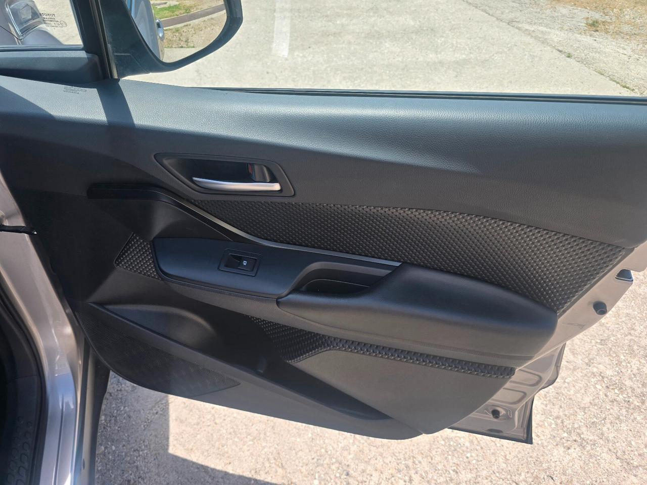 Toyota C-HR 1.8 Hybrid E-CVT Business