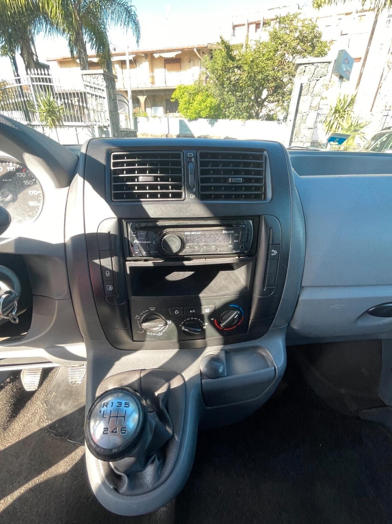 Peugeot Expert 2.0 HDi 120cv