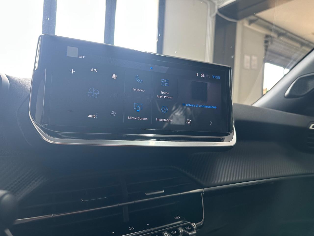 Peugeot 2008 Hybrid 110 e-DCS6 Allure