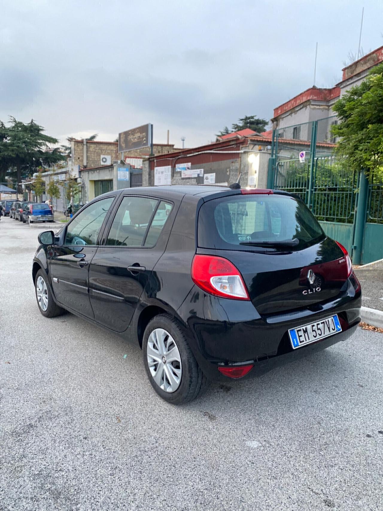 Renault Clio 1.2 benzina 5 porte 2012
