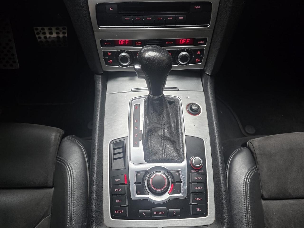AUDI Q7 3.0 TDi S line- 7 POSTI