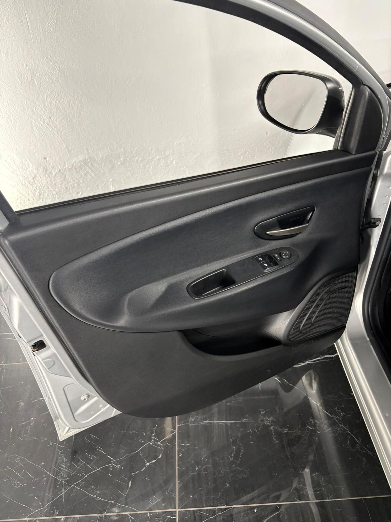 Lancia Ypsilon 1.2 69 CV 5 porte GPL Ecochic Gold