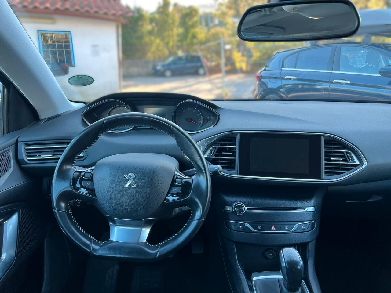 PEUGEOT 308 1.2 SW Pure tech- 2015