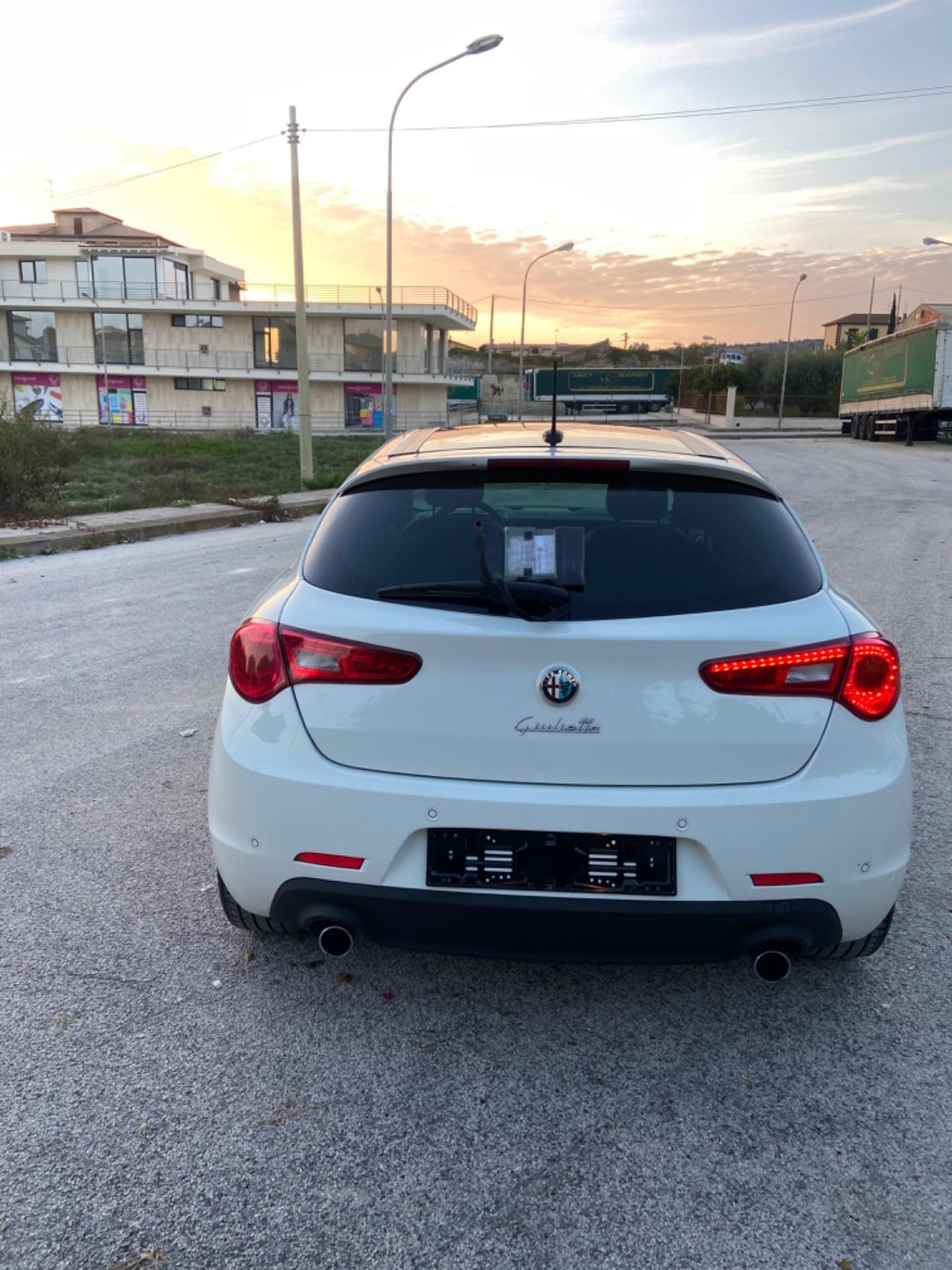 Alfa Romeo Giulietta 2.0 JTDm-2 150 CV Quadrifoglio 2015