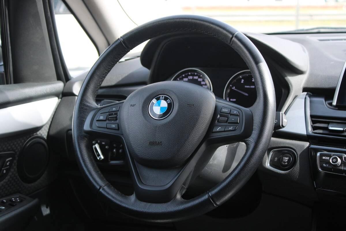 BMW Serie 2 216d Business 7 posti con Navigatore