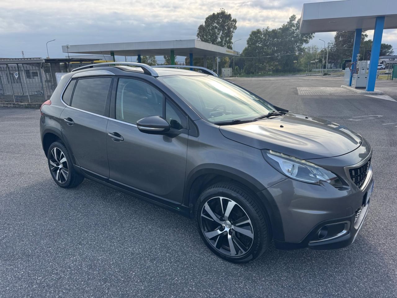 Peugeot 2008 BlueHDi 100 Black Matt