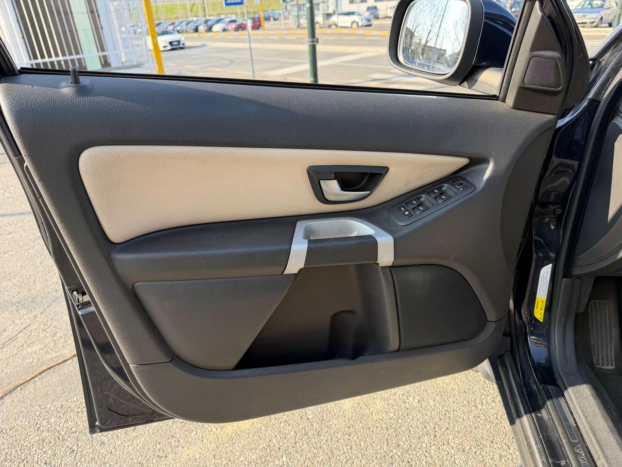 Volvo XC 90 2.4 D D5 Momentum #9901