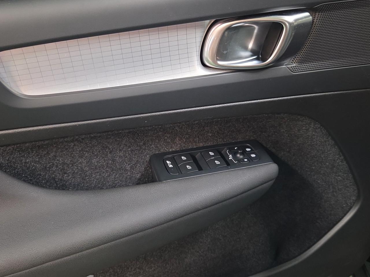 Volvo XC40 T4 Recharge Plug-in Hybrid automatico Core AUTOCARRO N1