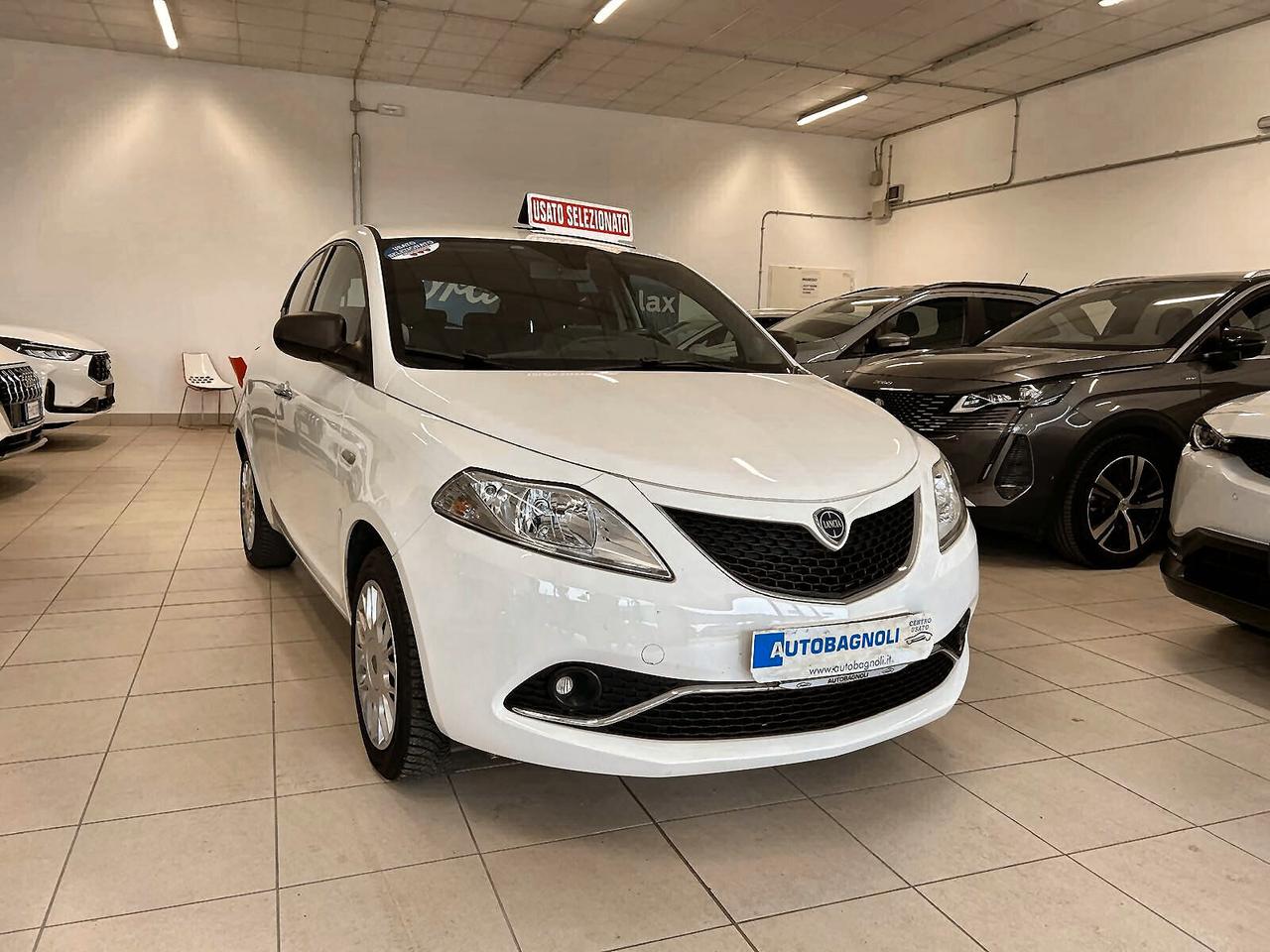 Lancia Ypsilon GOLD 1.2 5 posti 52000 KM