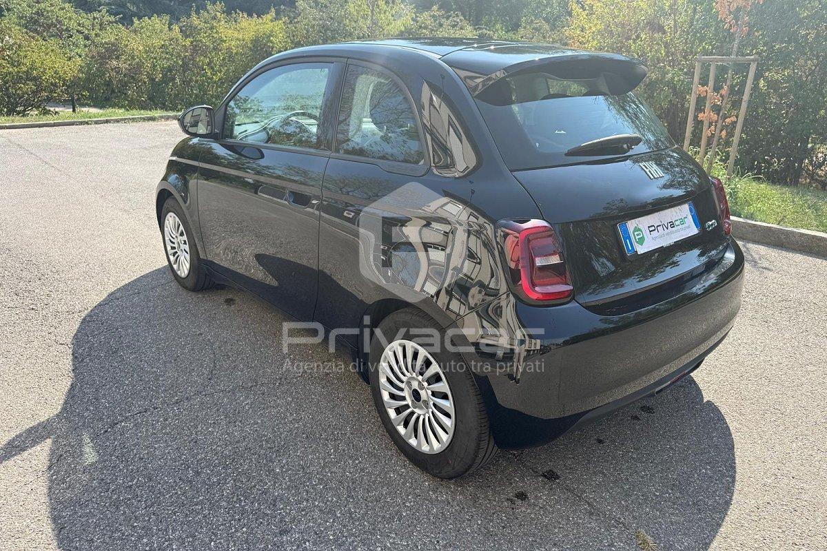 FIAT 500e Berlina 23,8 kWh Action