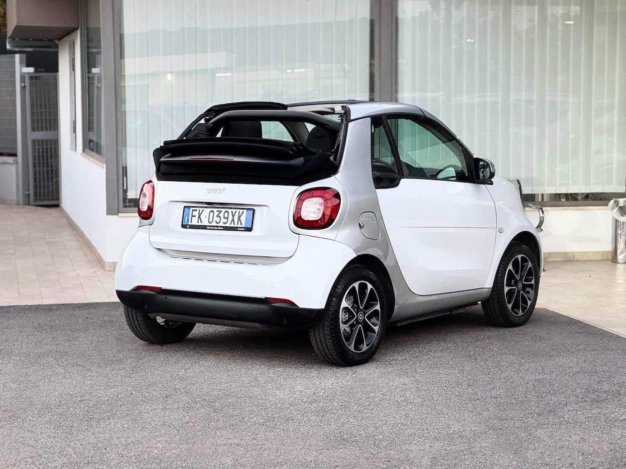 Smart ForTwo 1.0 Cabrio 70CV E6 Automatica Neo - 2017