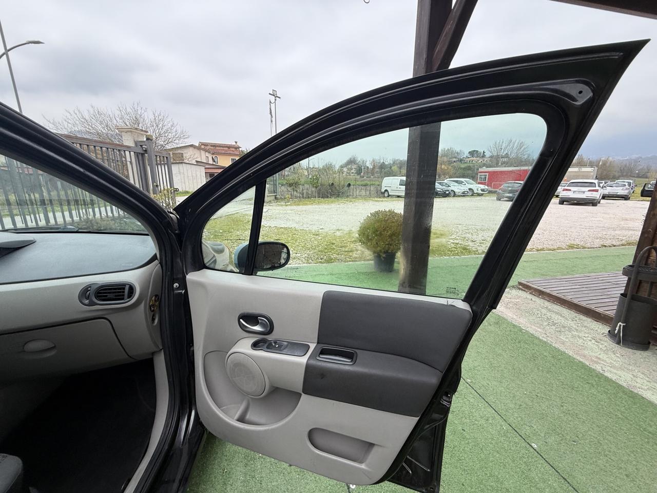 MODUS 1.5 DCI 65 CV