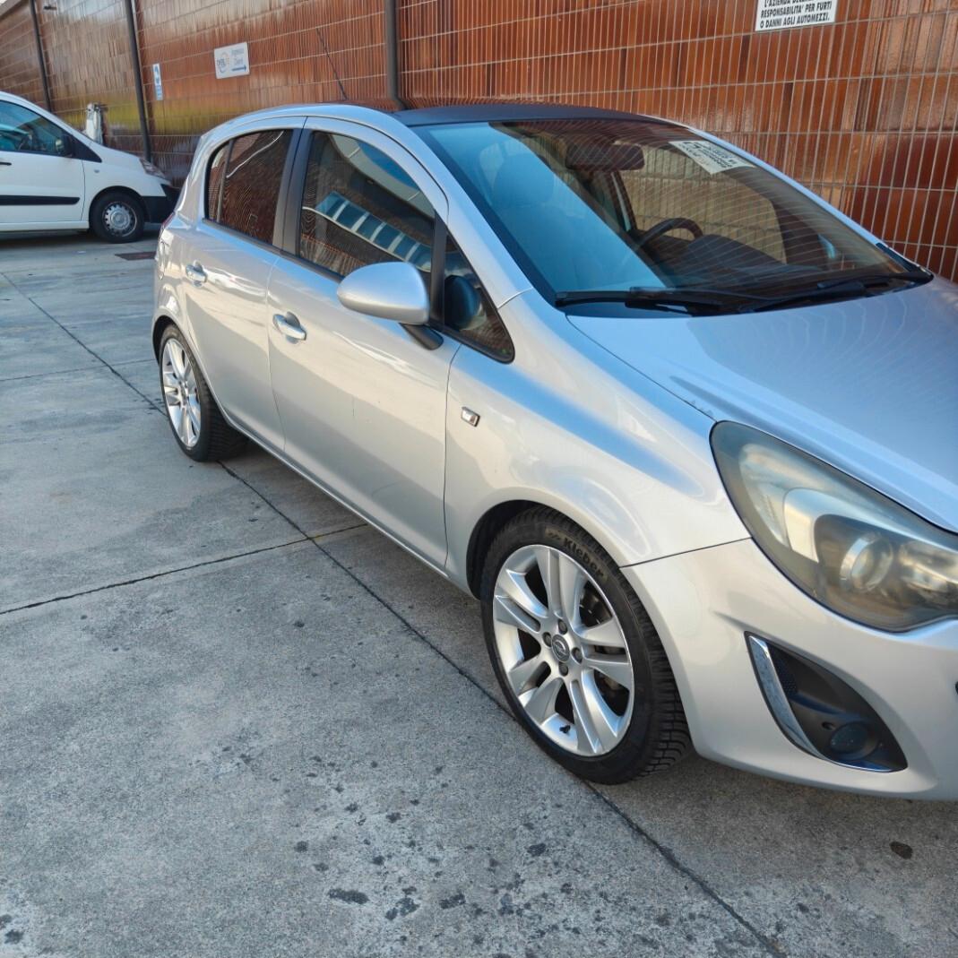 Opel Corsa 1.2 5 porte Cosmo