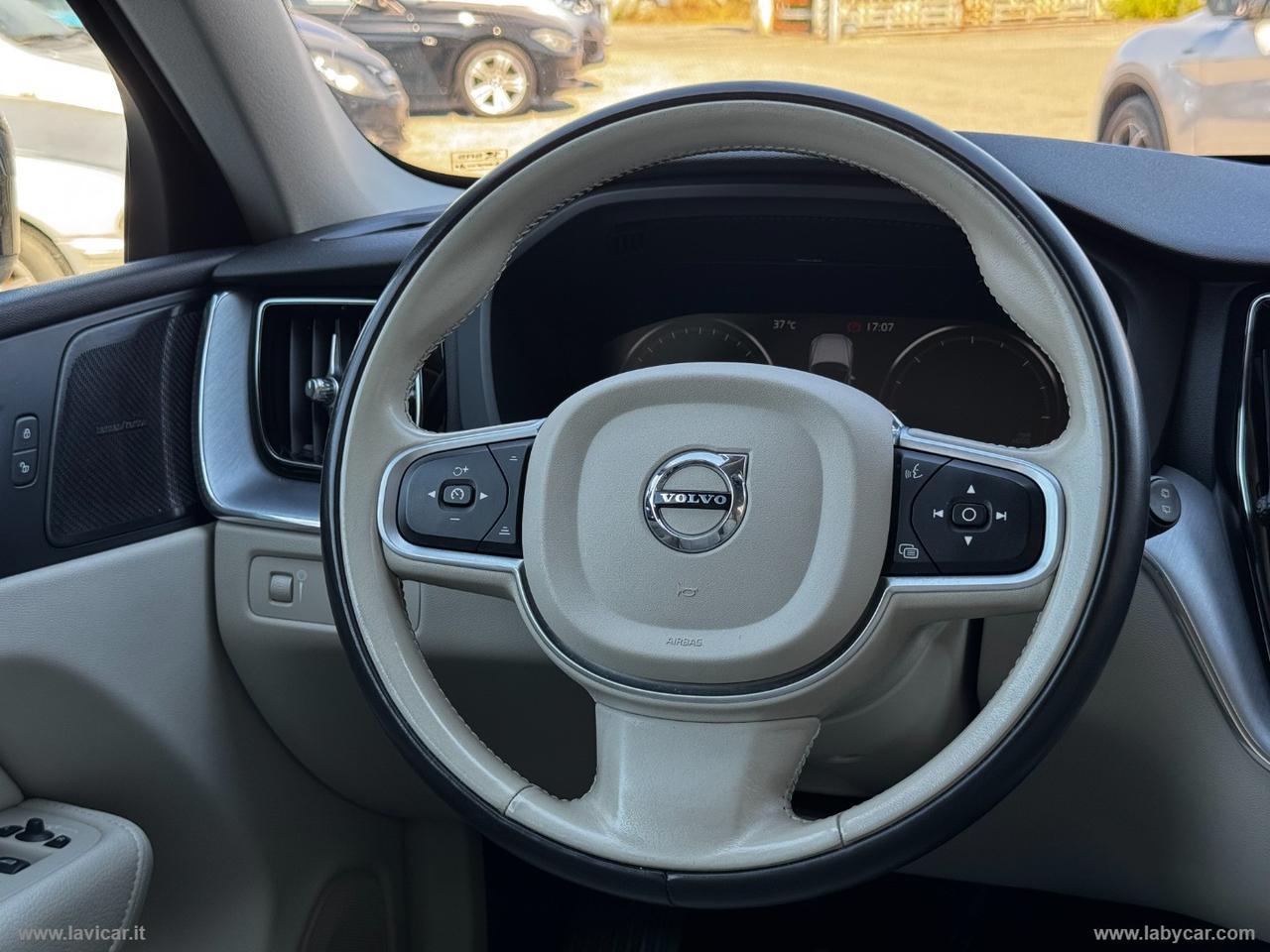 VOLVO XC60 B4