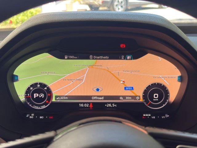 AUDI Q2 30 TDI Business Design
