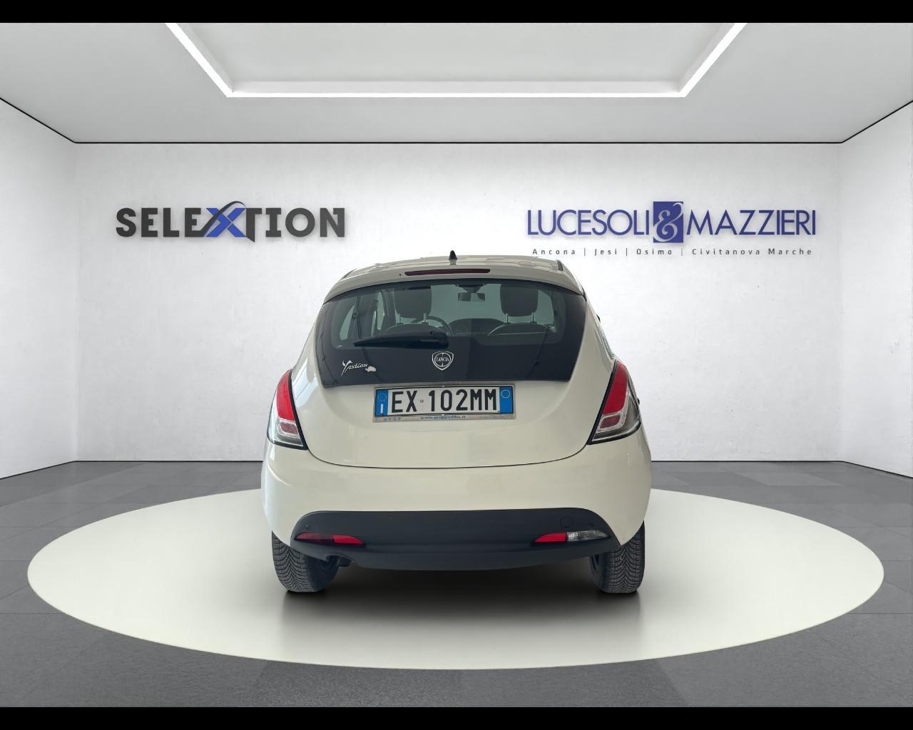 LANCIA Ypsilon 3ª serie - Ypsilon 0.9 TwinAir 85 CV 5 porte Metano