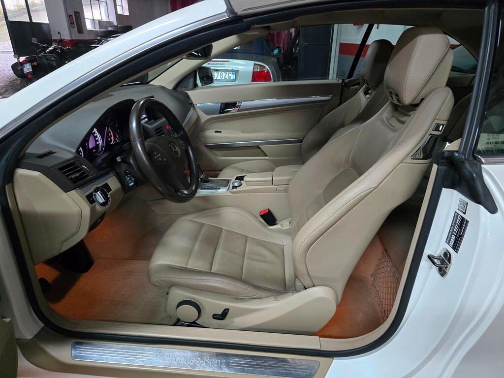 Mercedes-benz E 250 CGI Cabrio BlueEFFICIENCY Avantgarde BOOK SERVICE