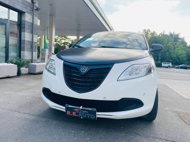 Lancia Ypsilon S 1.2 GPL momo design