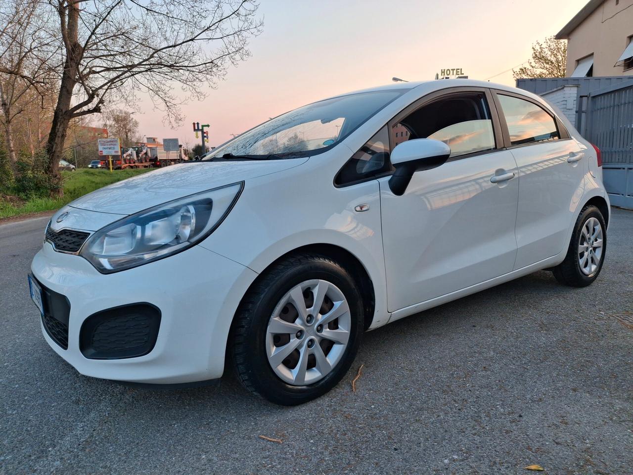Kia Rio 1.1 CRDi WGT 5p. EX-DIESEL-CERCHI LEGA-