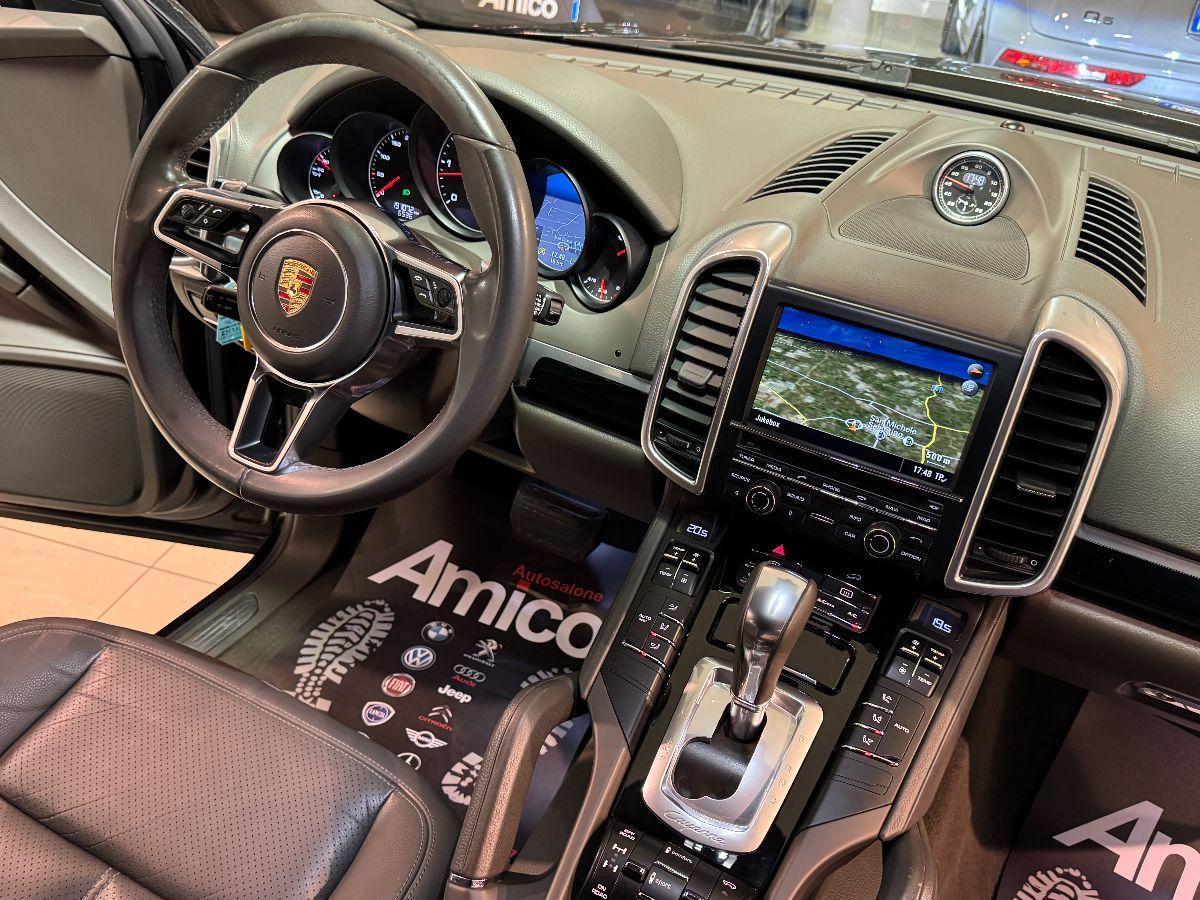 PORSCHE Cayenne 3.0 Diesel Platinum Edition