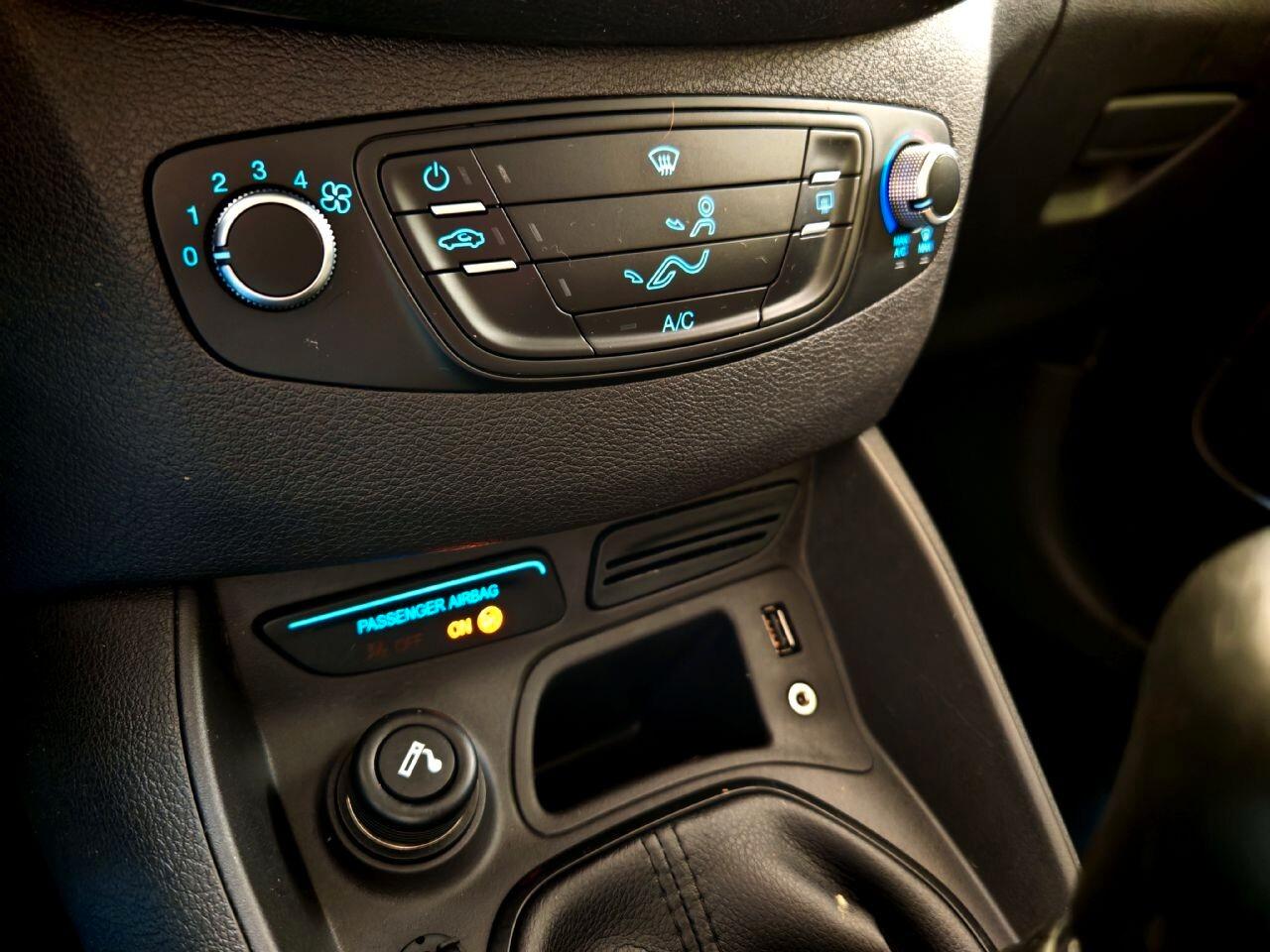 Ford Tourneo Courier 1.0 Titanium EcoBoost 100cv