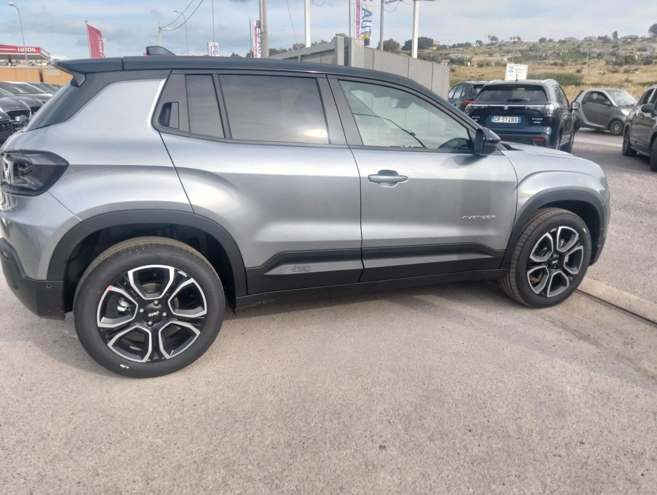 Jeep Avenger 1.2 HYBRID - SUMMIT BICOLORE - KM0 -
