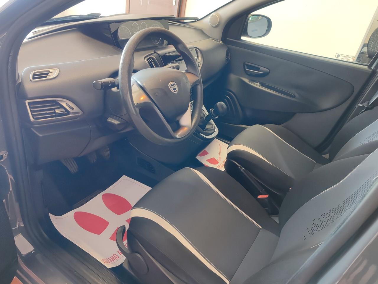 Lancia Ypsilon 0.9 turbo TwinAir 5 porte Metano 2015