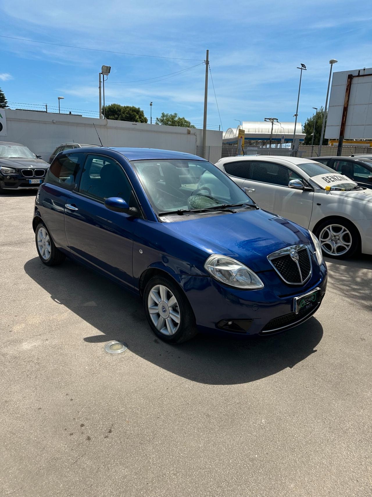 LANCIA YPSILON 1.2 BENZINA 2008 OK NEOPATENTATI