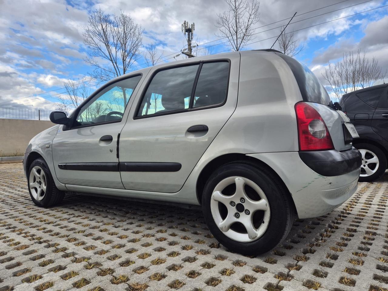Renault Clio 1.2 cat 5 porte Confort Authentique