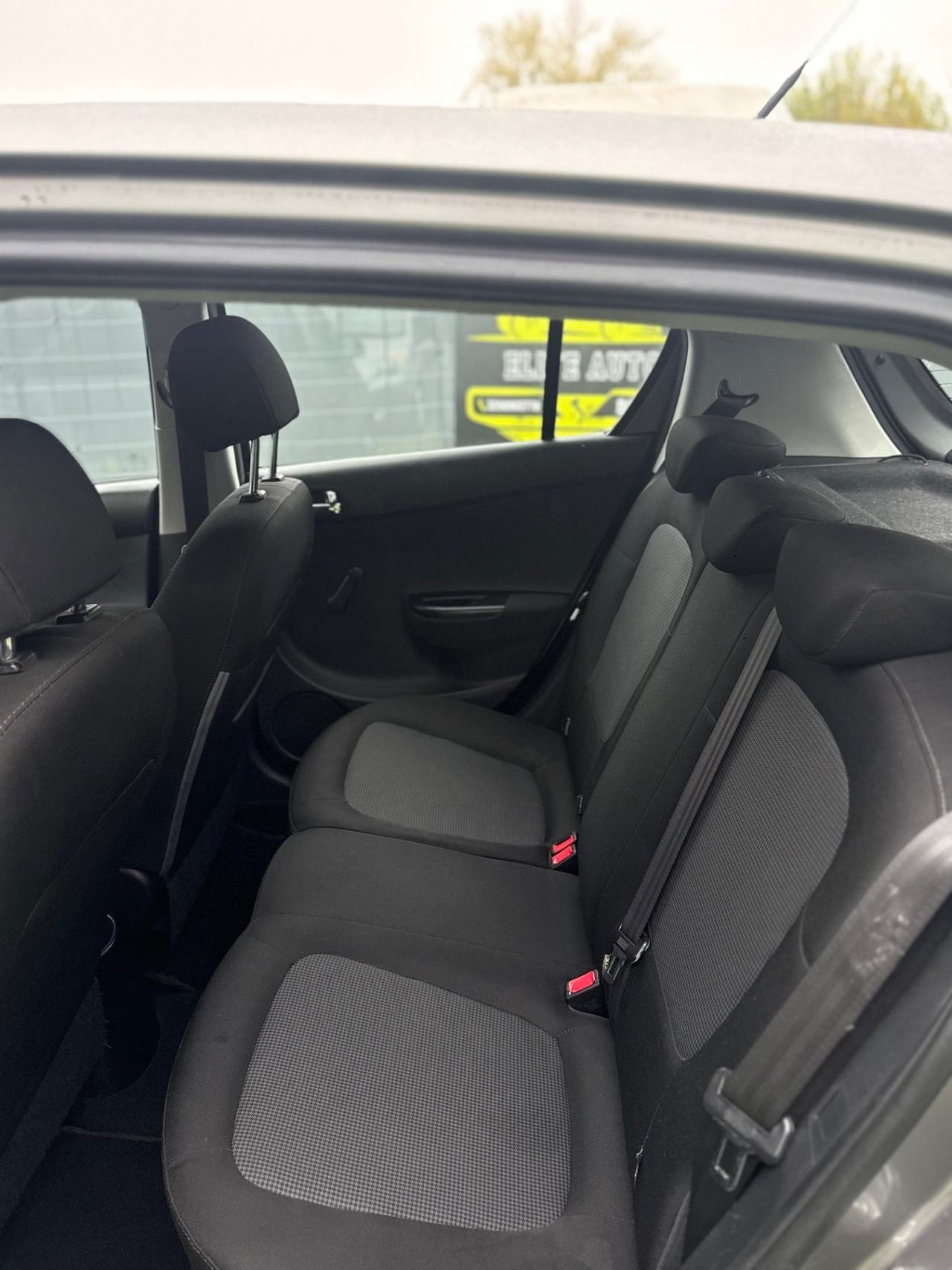 Hyundai I20 1.1 DIESEL 2013 NEOPATENTATI