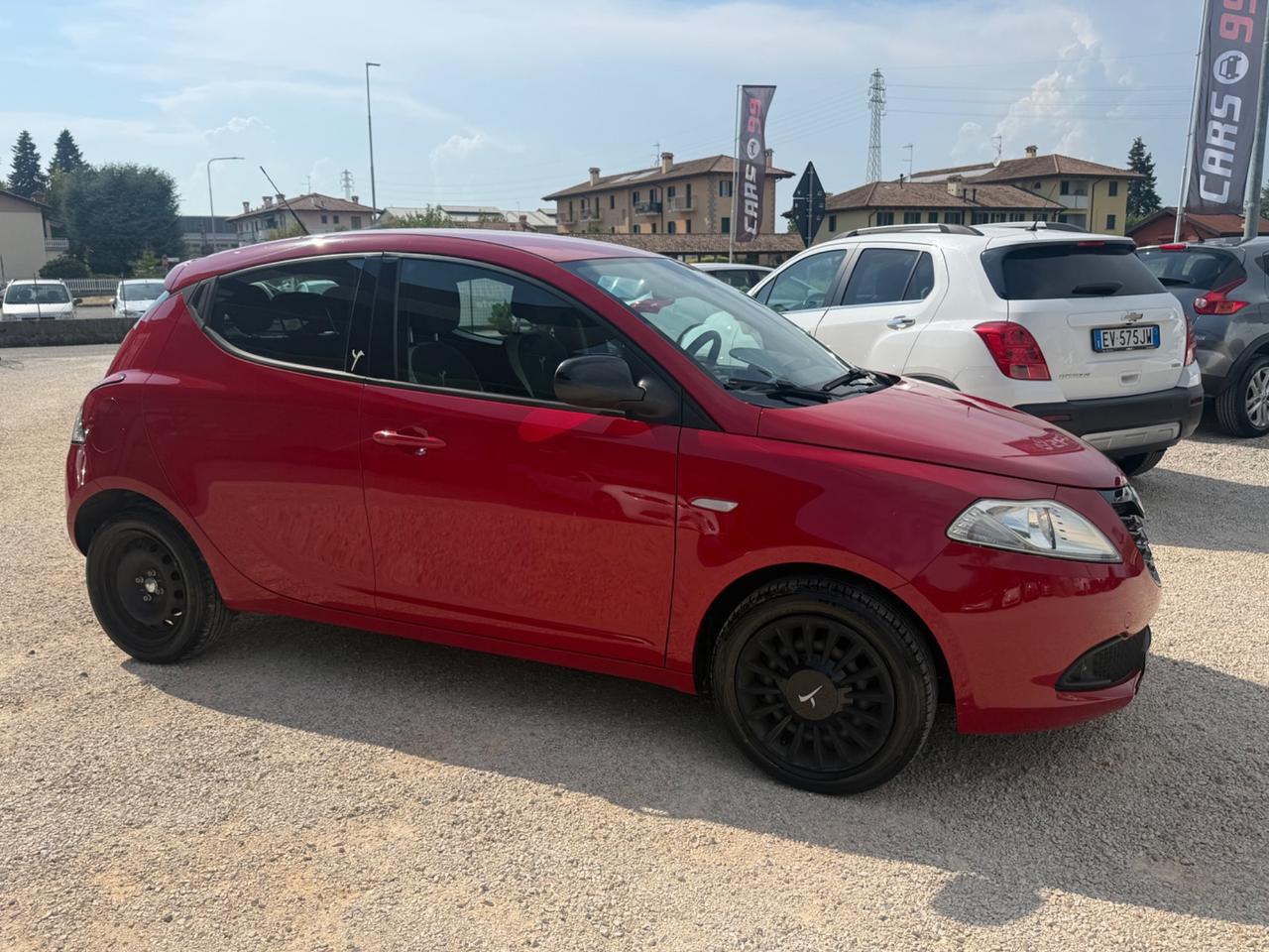 Lancia Ypsilon 1.2 69 CV 5 porte Elefantino